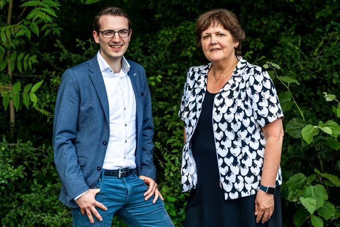 Bestuursvoorzitter Rosa Jansen en Laurens Kock, juridisch adviseur, van Slachtofferhulp Nederland.