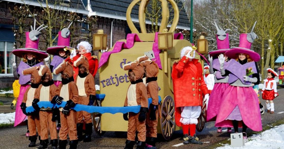 'Koninklijke' optocht in Hooge Mierde