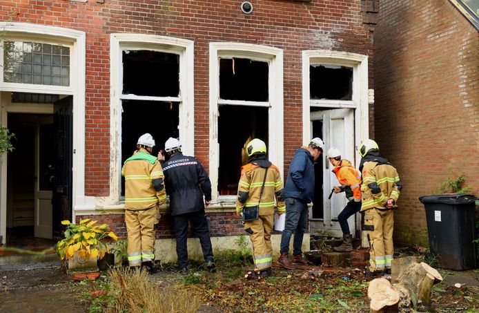 Les services d'urgence du bâtiment touché à Vught.