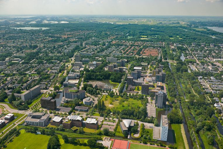 Amstelveen Noord, met in het midden de kantorenwijk Kronenburg waar 2500 studentenwoningen moeten komen. Beeld Amstelveen