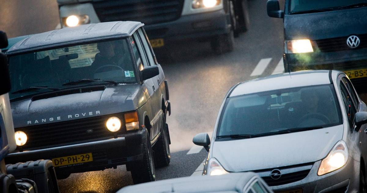 Verkeer op A1 richting Apeldoorn vast door ongeval.