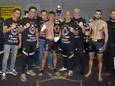 Team Holzken na de winst van Nick Gruijters. Met Nieky Holzken (derde van links) en Nick Gruijters (vierde van links).