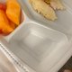 Afghaanse vluchteling deelt foto van 'weinig eten' dat hij in opvang krijgt en Twitter gaat los