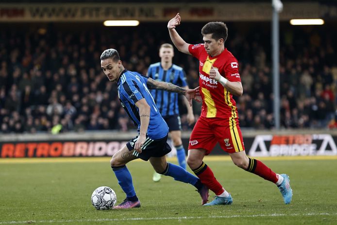 Iñigo Córdoba in duel met Antony.