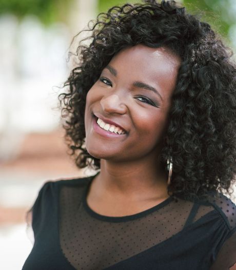 Cécile Djunga annonce une mauvaise nouvelle à ses fans: “Je ne suis plus en mesure de monter sur scène”