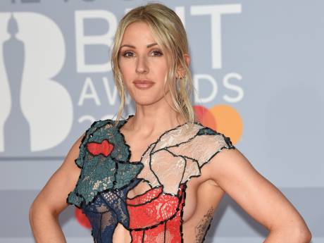 Ellie Goulding lachte MeToo-situaties weg: ‘Eerste producer wilde met me naar bed’
