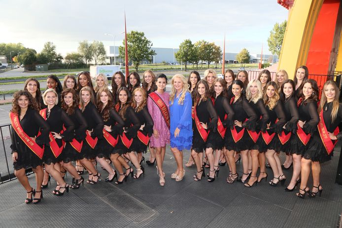 Groepsfoto: dit zijn de 30 finalistes van Miss België 2019.