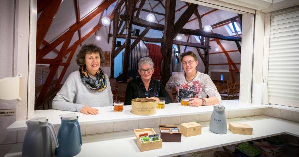 75-plussers schuiven aan in mooiste outfit