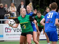 Lotte van de Lustgraaf na ‘transfer’ tegen oude club: ‘Ik had vrees dat ik de bal naar verkeerde kleur zou gooien’