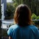 ‘Deze zomer is er eigenlijk nooit iemand op bezoek geweest in mijn kot.’ Veel Belgen voelen zich eenzaam, toch is de schaamte groot