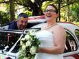 Monique en Willem tijdens hun bruiloft in Noordwijk