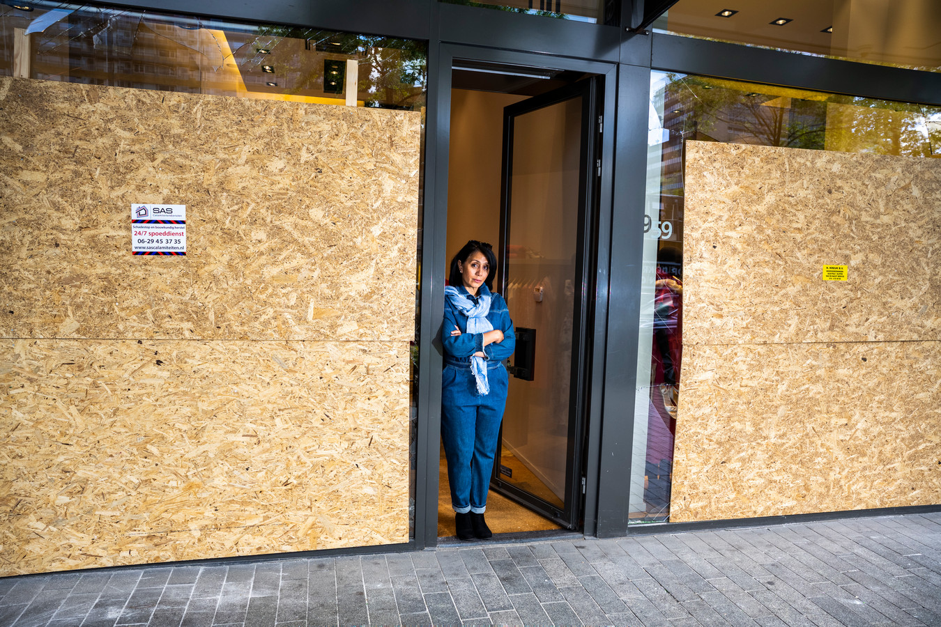 Eug nie baalt van winkelschade na rellen in Rotterdam Hier heeft