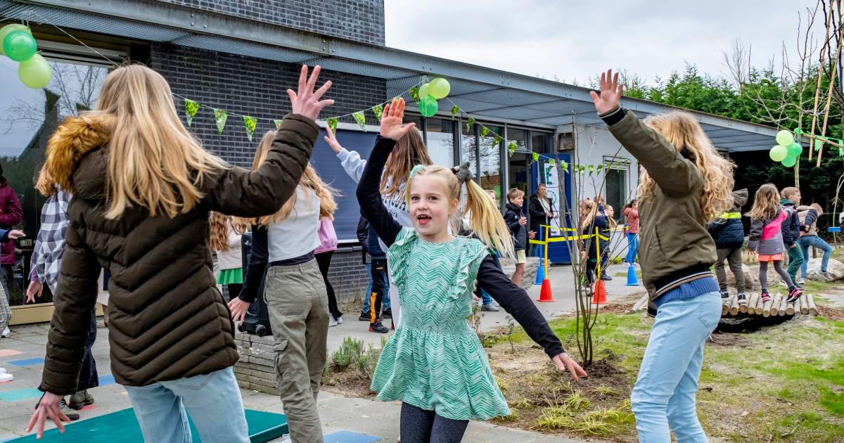 Koudekerke heeft nu ook een groen schoolplein