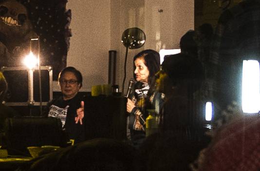De omstreden Palestijnse Rasmea Odeh spreekt in het zaaltje De Verrekijker op de campus van de Vrije Universiteit in Amsterdam.