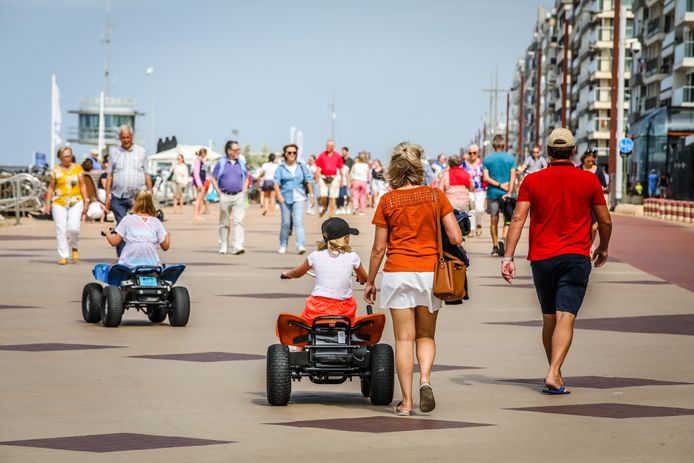 Veel volk zal er de eerstvolgende weken op de zeedijk in Knokke alvast niet lopen.