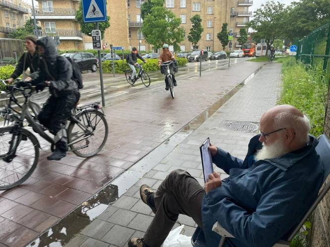 Weer of geen weer: ondanks hevige regen tellen vrijwilligers slechts kwart minder fietsers tijdens jaarlijkse meting in Gent