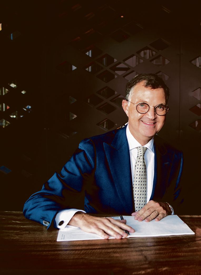 Mr. Frank Oranje, de notaris die