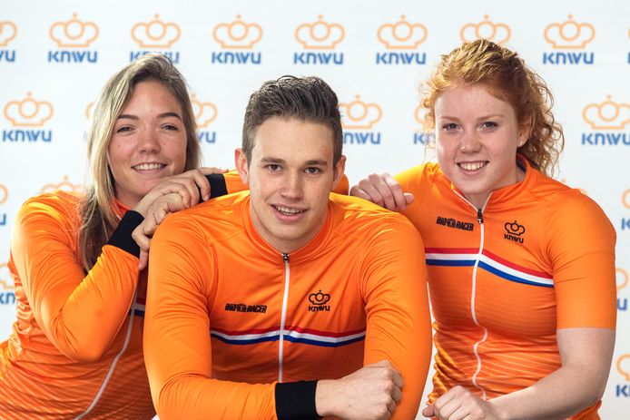 De Brabantse connectie op het WK baanwielrennen in Apeldoorn met van links naar rechts Shanne Braspennincx, Harrie Lavreysen, Hetty van de Wouw.