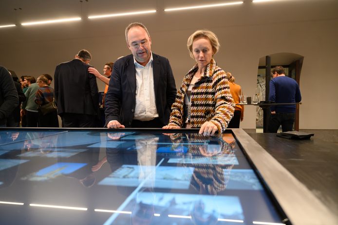 “Hoe ziet het Antwerpen van morgen eruit?”: Nieuwe expo in stadhuis ...