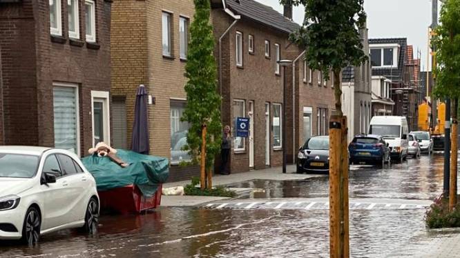 Straat blank in Waalwijk: ‘Maar niets mis met riolering’, zegt gemeente