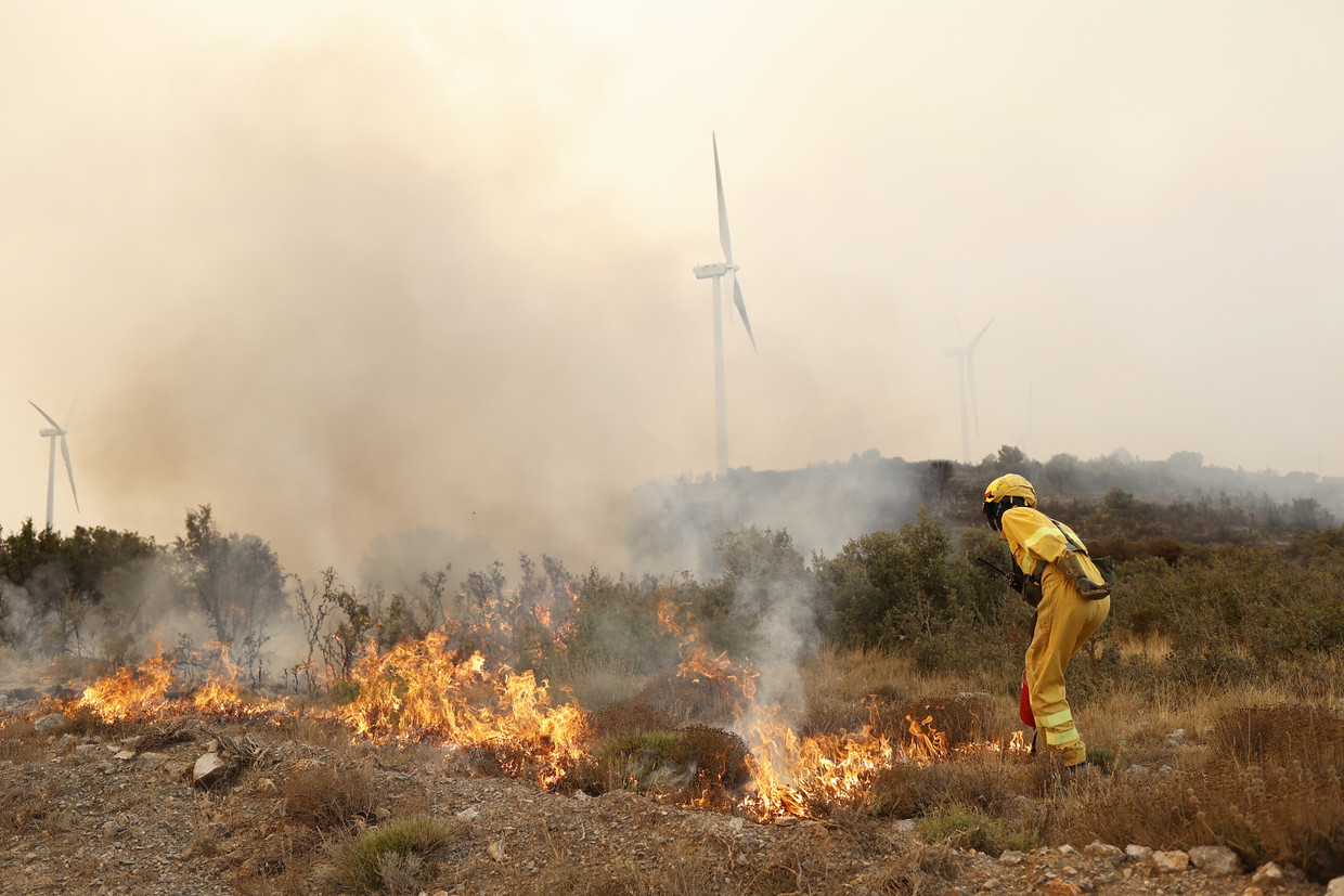 The forest fire started near the town of Baiges northwest of Valencia.  ANP/EPA photo
