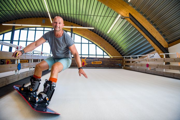 Joop van Lienden is als bedrijfsleider betrokken bij de activiteiten van Ski & Snowboard Xperience. Als voormalig kankerpatiënt weet hij maar al te goed wat voor impact deze ziekte heeft.