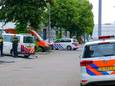 De politie doet onderzoek op de Graafstroomstraat na een steekpartij.