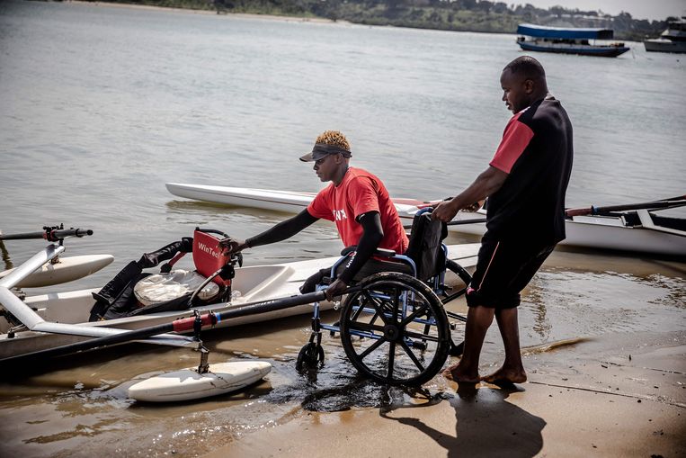 Asiya Mohammed is de eerste Keniaanse vrouw die zal roeien op de Paralympische Spelen. Beeld AFP