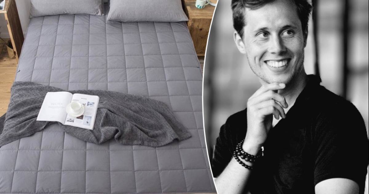 Do you sleep better with a weighted blanket? Physiotherapist gives