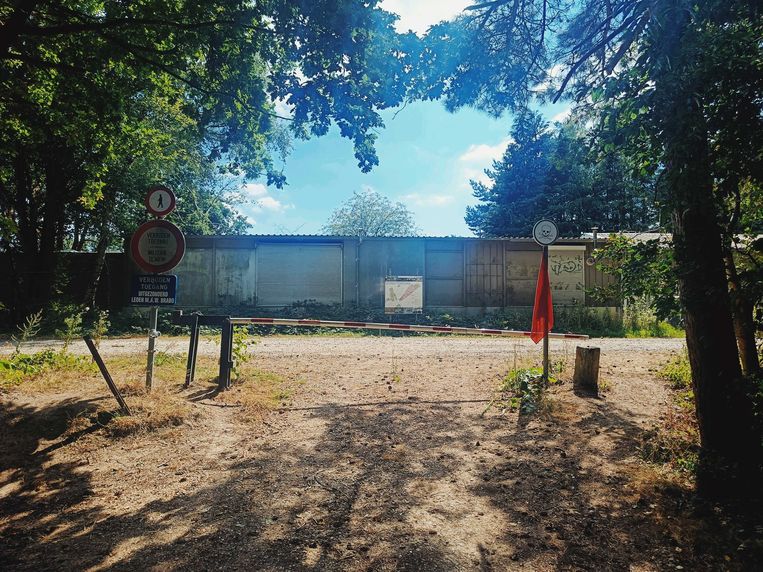 De doorgang aan 'Uilebos' is een populaire invalsweg, ondanks de duidelijke signalisatie. Beeld Michiel Martin