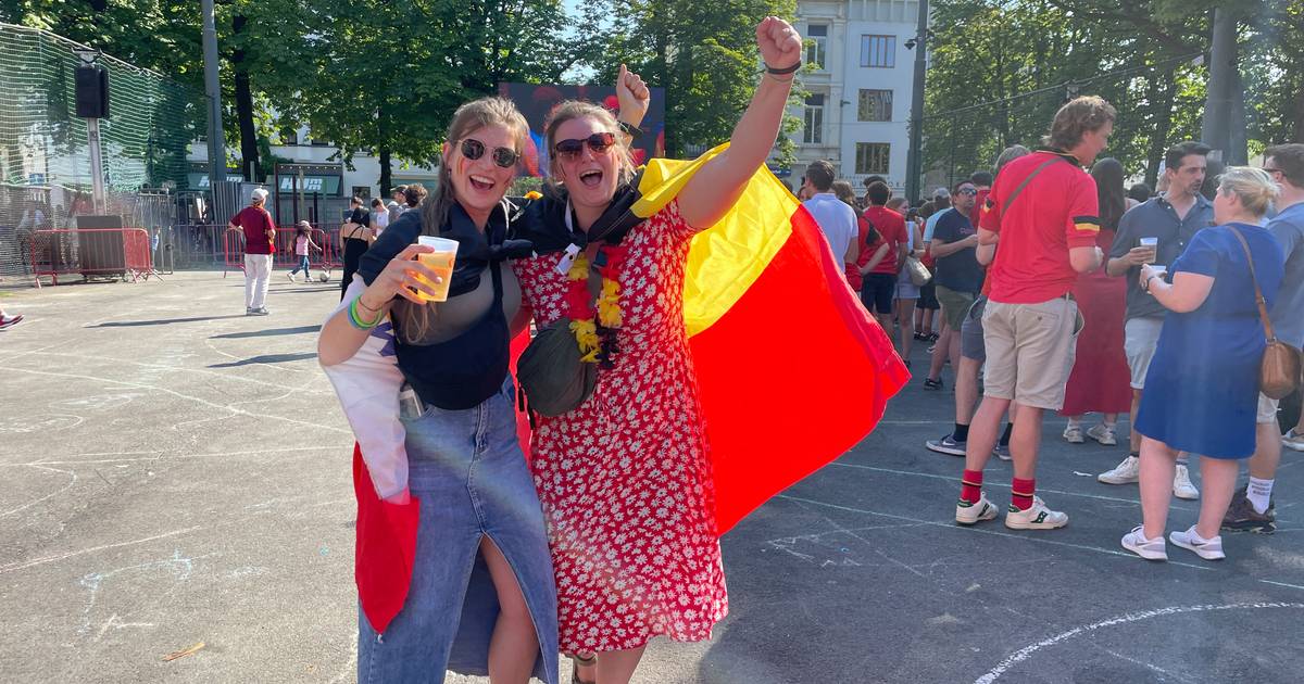 Supporters klaar om Rode Duivels naar overwinning te schreeuwen op ...