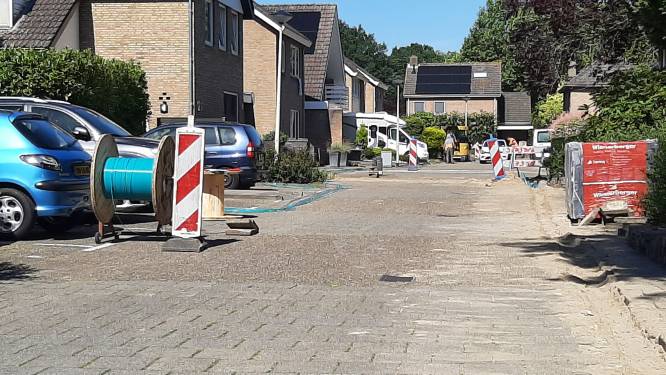 Klachten over slecht straatwerk na aanleg glasvezel in Roosendaal houden aan: ‘schots en scheef’ 