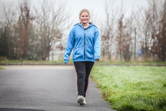 Emma Vandaele uit Diksmuide wandelde met haar mama 3000 kilometer om geld in te zamelen voor haar zieke vriendin