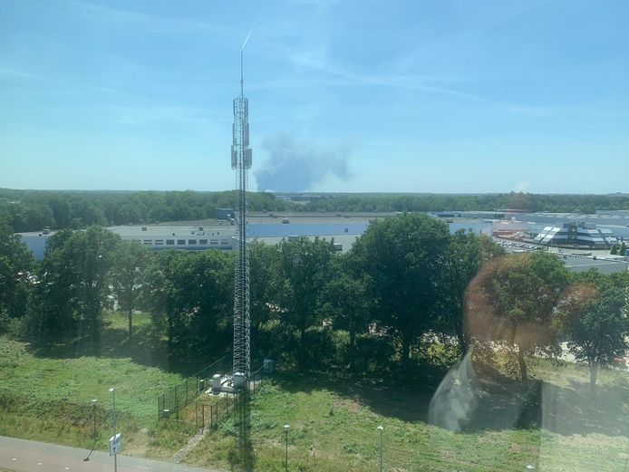 De rookpluim vanuit Eindhoven.