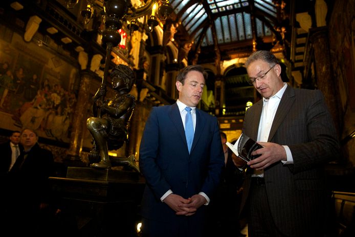 Archieffoto uit 2015 van burgemeesters Bart De Wever en Ahmed Aboutaleb.