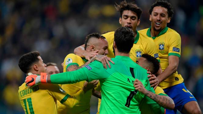 Brazilië naar halve finale na strafschoppen tegen Paraguay