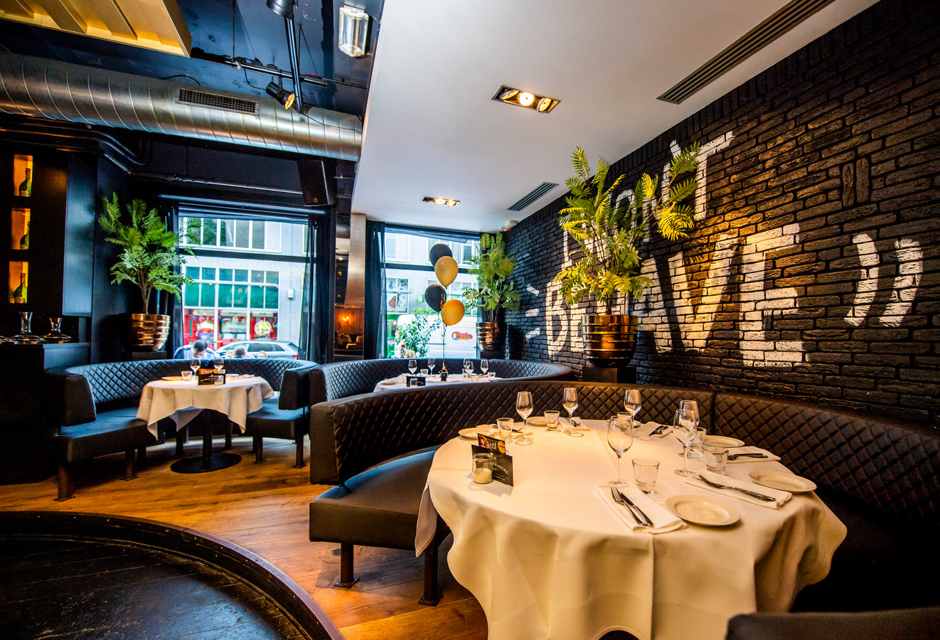 Sfeer bij The Oyster Club is even zoeken Foto AD.nl