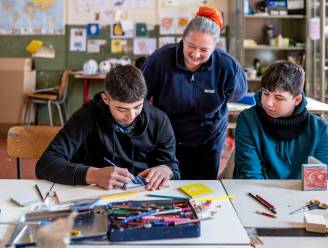 Honderden anderstalige jongeren wachten mogelijk nog tot september op een school