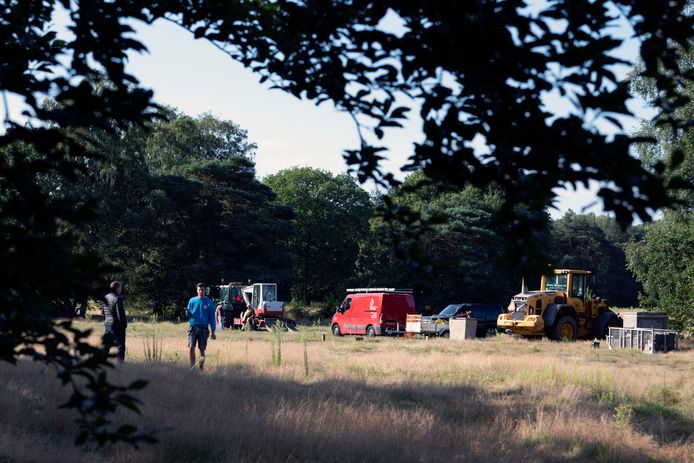 Het eerste materieel voor het opbouwen van kamp voor Afghaanse vluchtelingen is aangekomen op Heumensoord