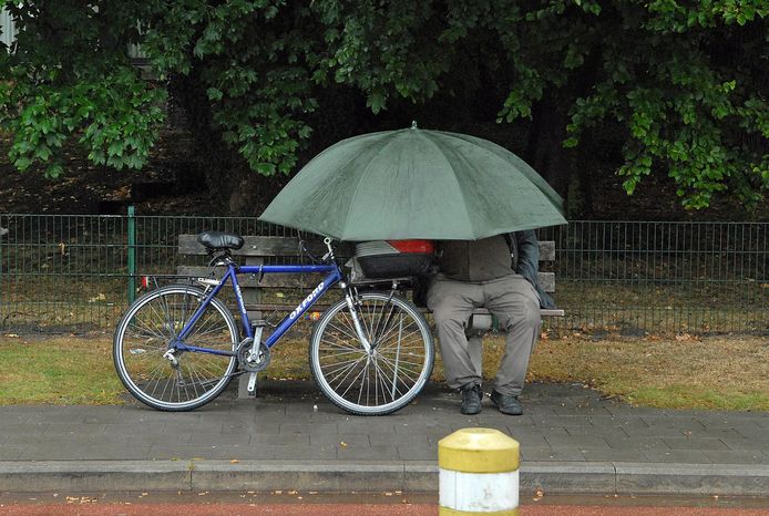 Een paraplu kan de komende dagen goed van pas komen.