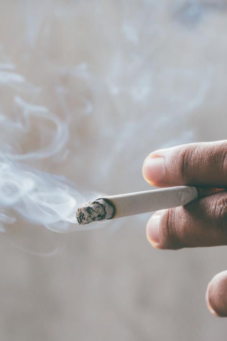 Un belge sur quatre fume encore au travail: “Le nombre de fumeurs diminue avec l’âge”