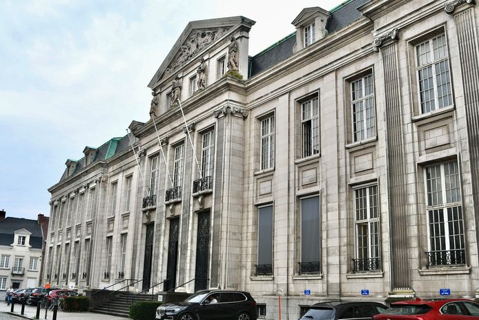 De rechtbank van Kortrijk.