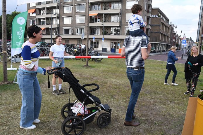 Shirley Lammers, l'hotesse du camping, weet wel hoe je de campinggasten moet ontvangen