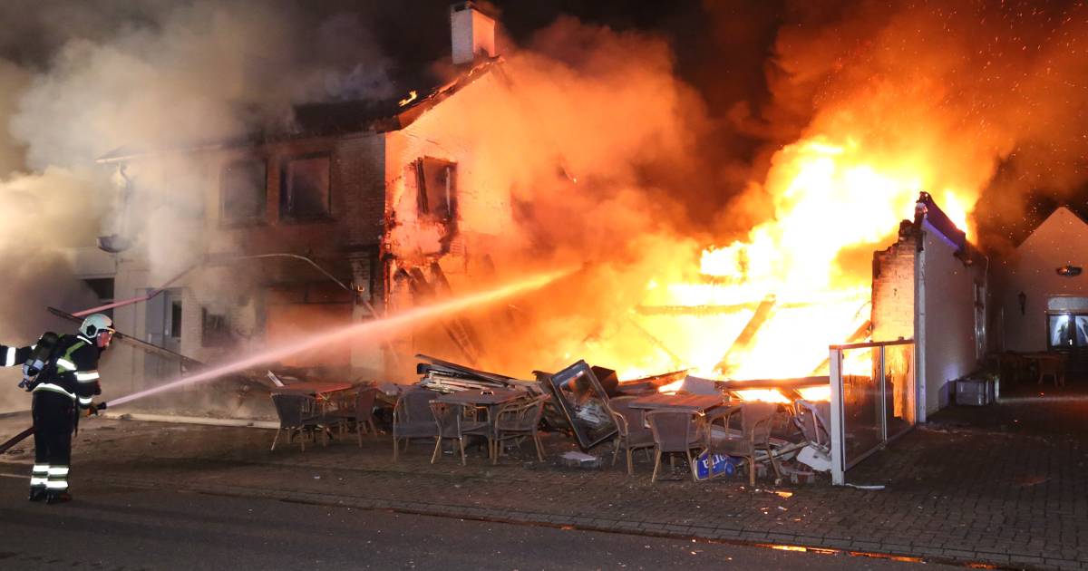 Grote brand verwoest Petjesbar