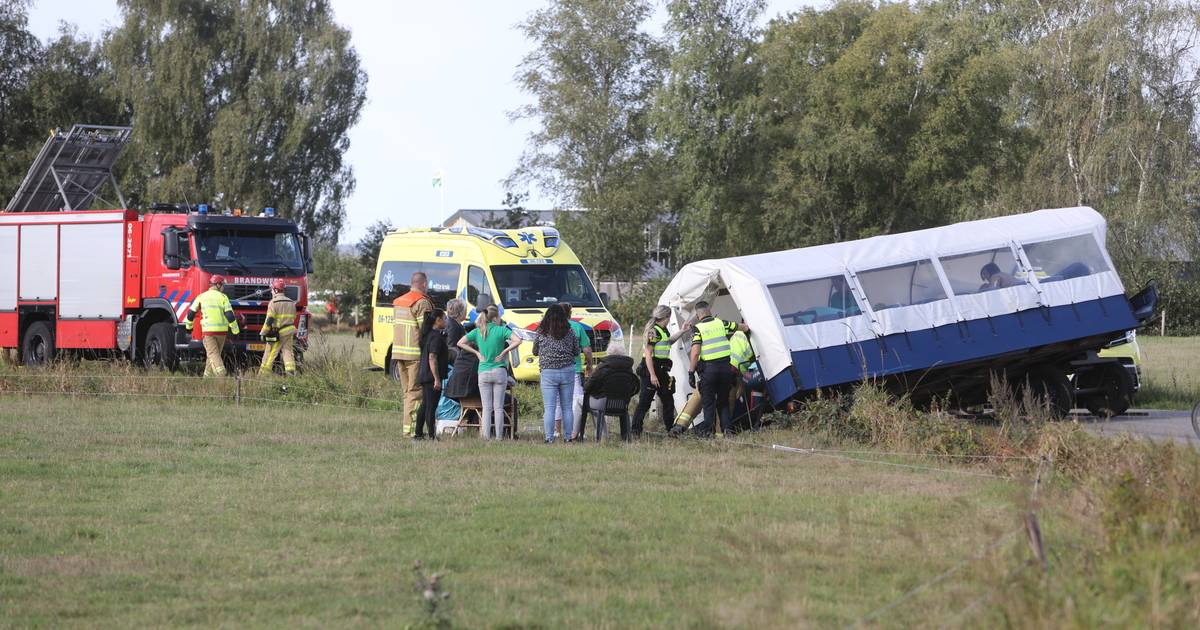 Impact is groot na ongeluk met huifkar vol dementeren­de ouderen: Ik moest echt een traantje laten’.