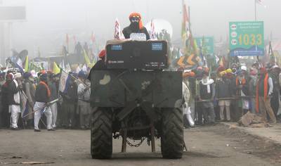 Les agriculteurs indiens en colère avancent vers New Delhi: “Nous allons briser les barrages”