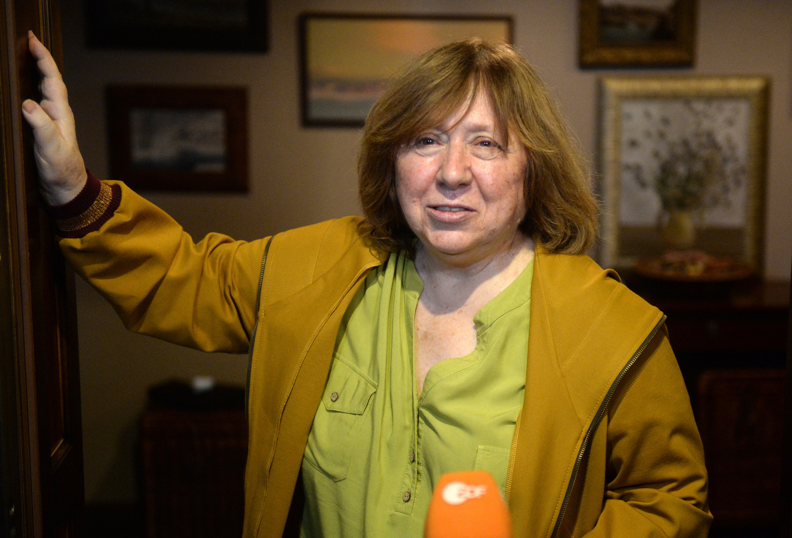 Nobelprijswinnaar Svetlana Alexijevitsj besloot Wit-Rusland te verlaten en naar Berlijn te trekken.  Beeld EPA