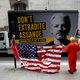 Trump wil Assange gratie verlenen als hij zegt wie de Democraten hackten in 2016