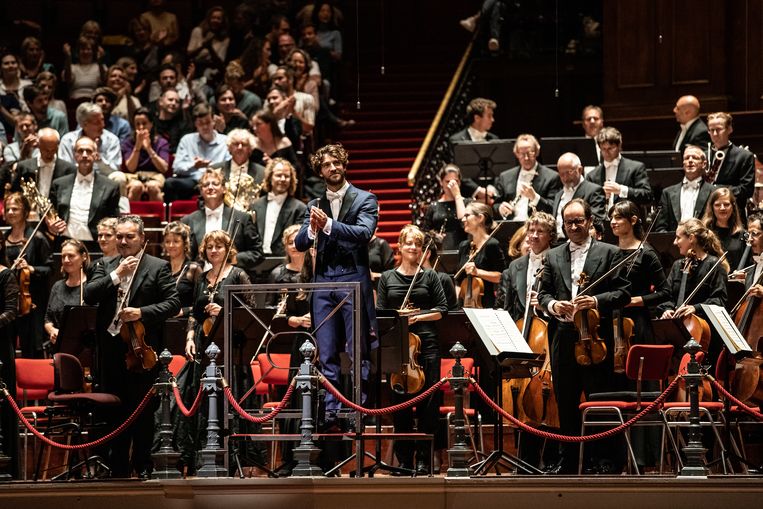 Dirigent Lorenzo Viotti breekt traditie in Concertgebouw