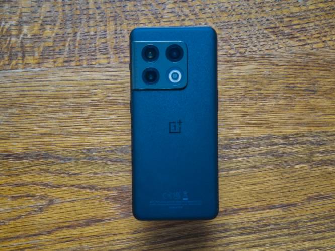 REVIEW. OnePlus 10 Pro valt vooral op door prijs van 899 euro en gigantisch camera-eiland